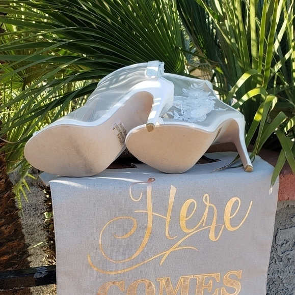 Bridal‎ Booties for the Boho Wilderness - Picture 7 of 11